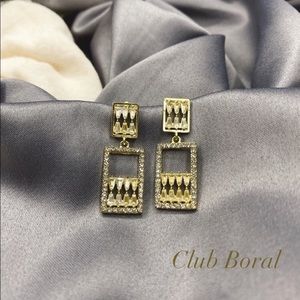 Cassie Dangle Earrings